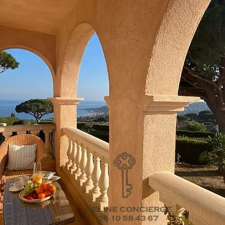 Isma: Vue Mer St Tropez Vila